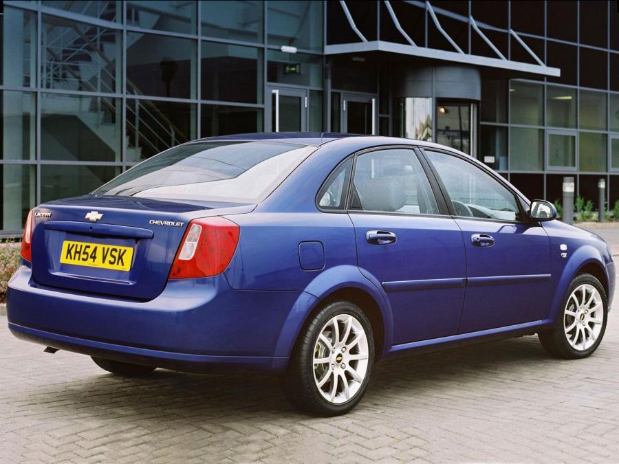  Chevrolet Lacetti Sedan CDX 2004 года  (UK) (фото 4 из 5)